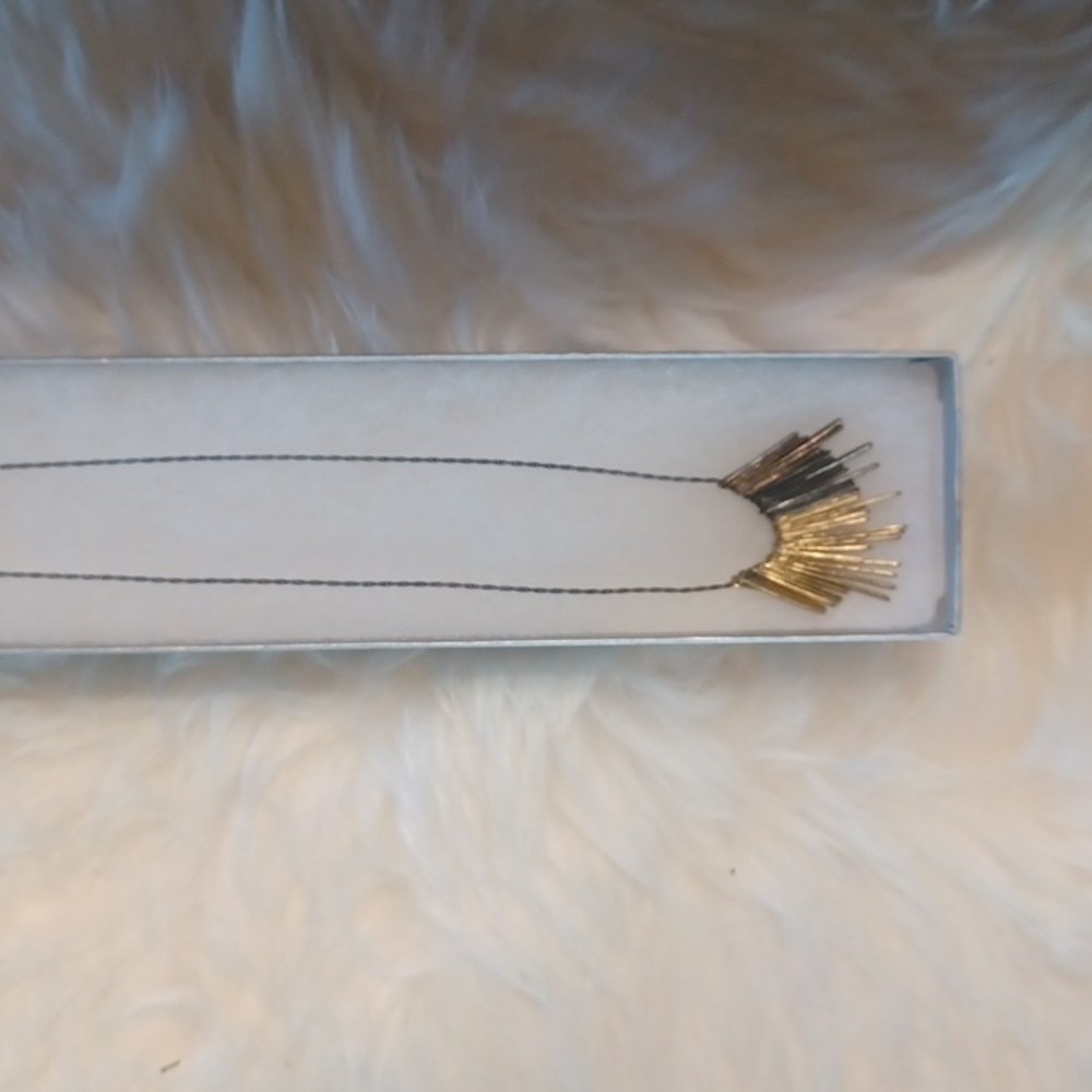 Tri-coloured necklace